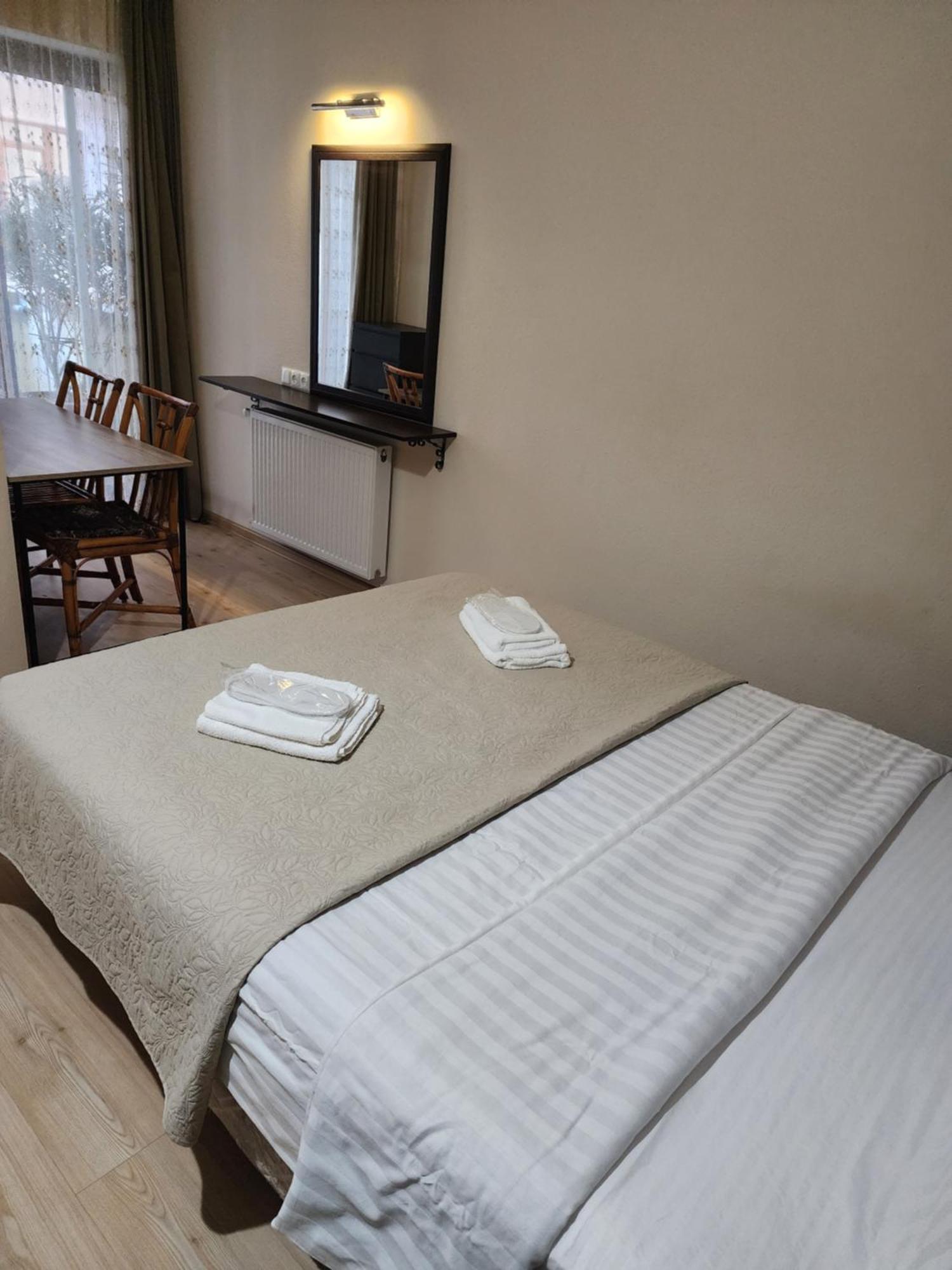 Vake-Saburtalo Hillside Apartment Tbilisi Bagian luar foto