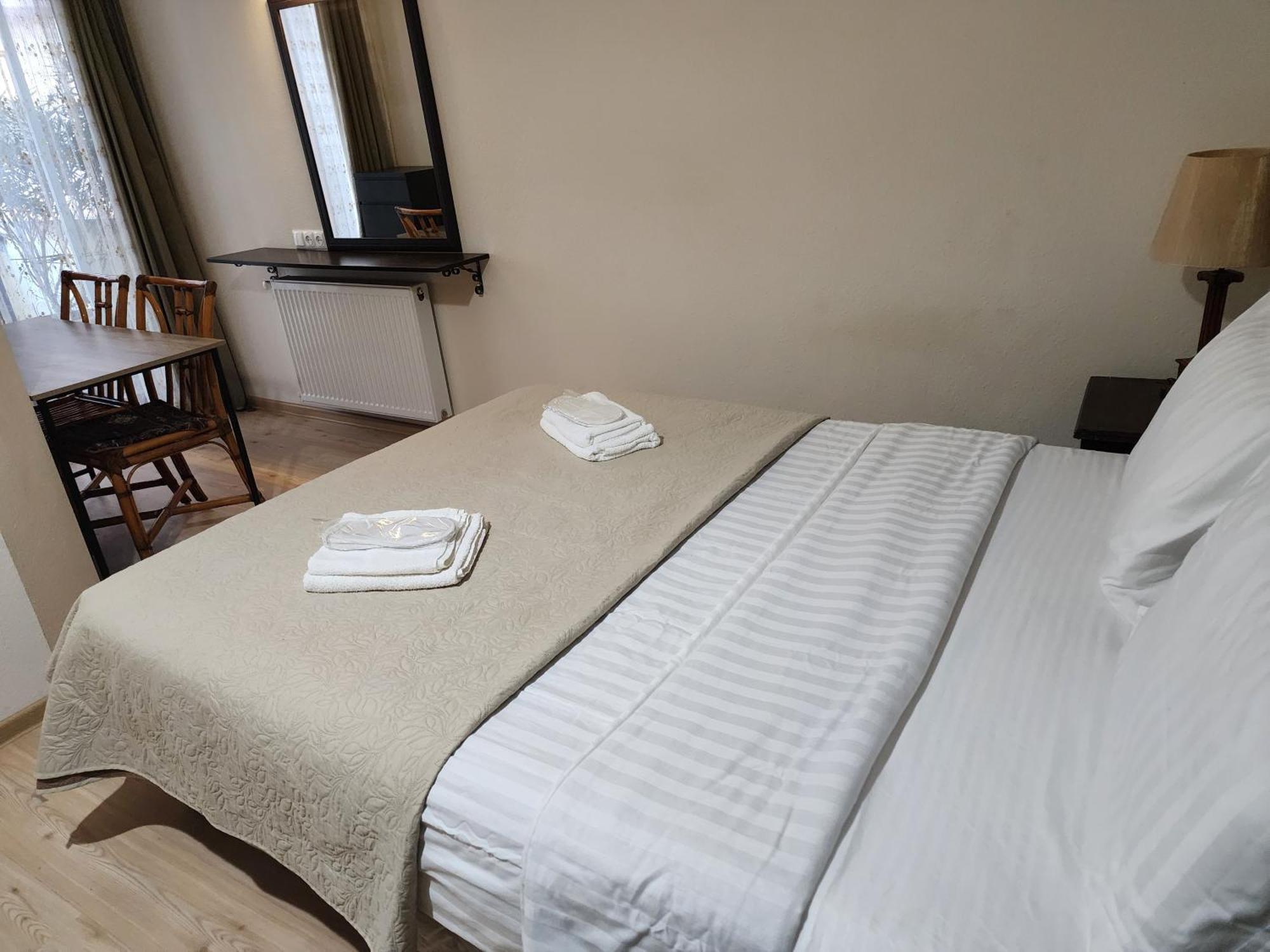 Vake-Saburtalo Hillside Apartment Tbilisi Bagian luar foto
