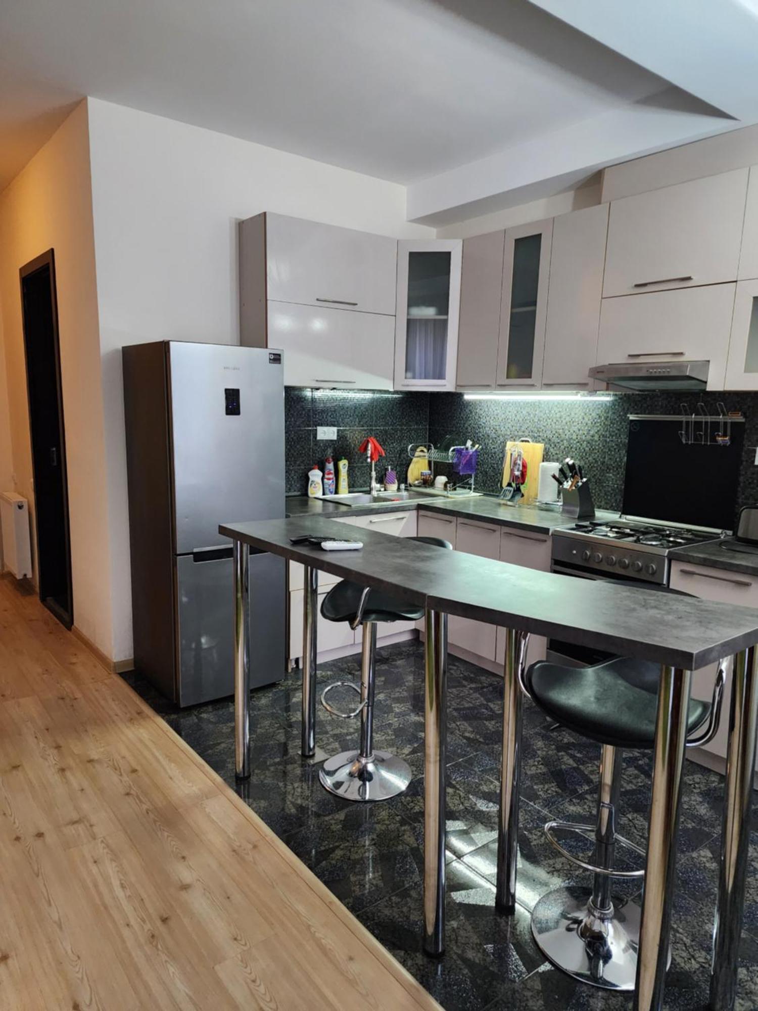 Vake-Saburtalo Hillside Apartment Tbilisi Bagian luar foto
