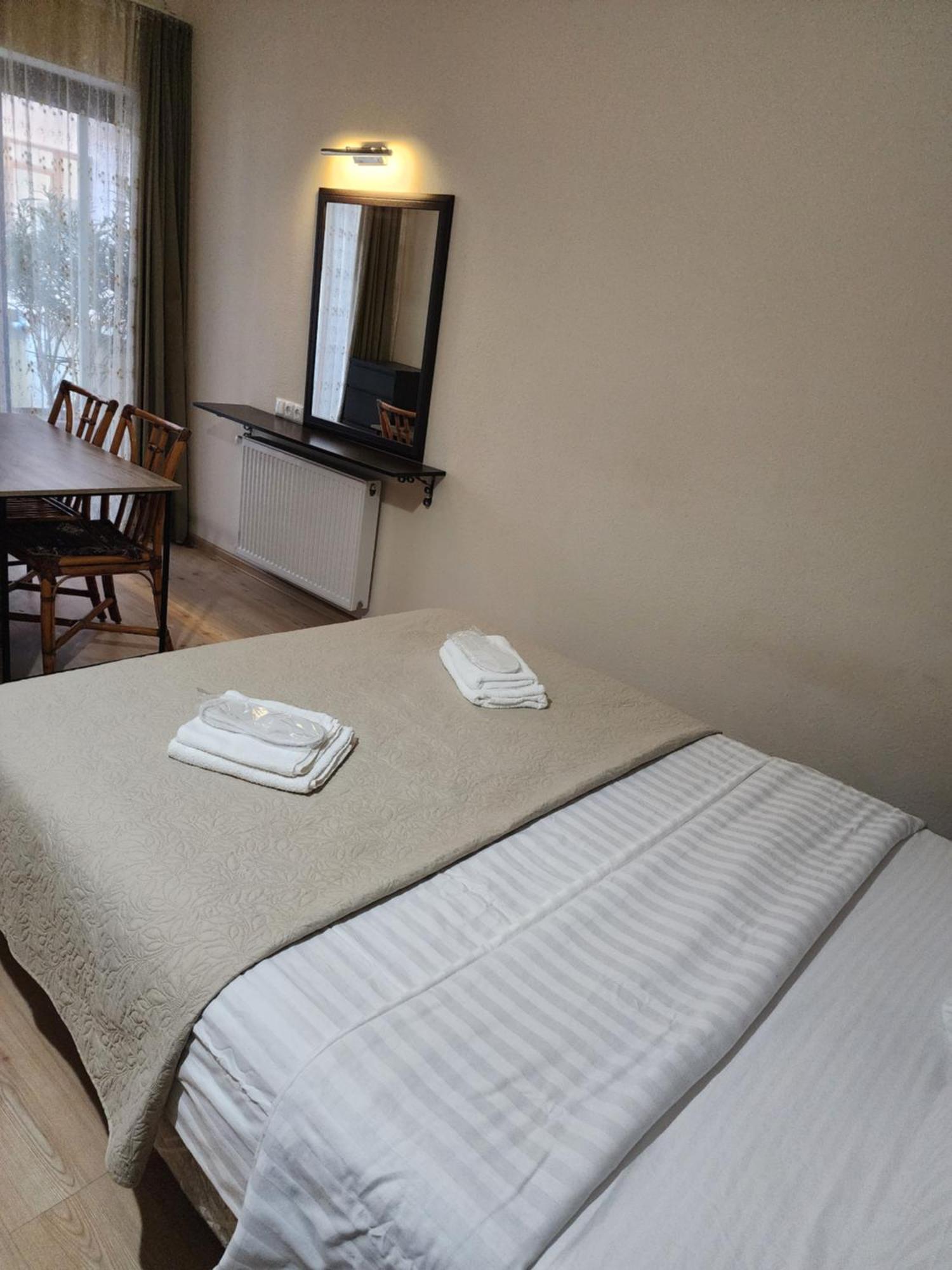 Vake-Saburtalo Hillside Apartment Tbilisi Bagian luar foto