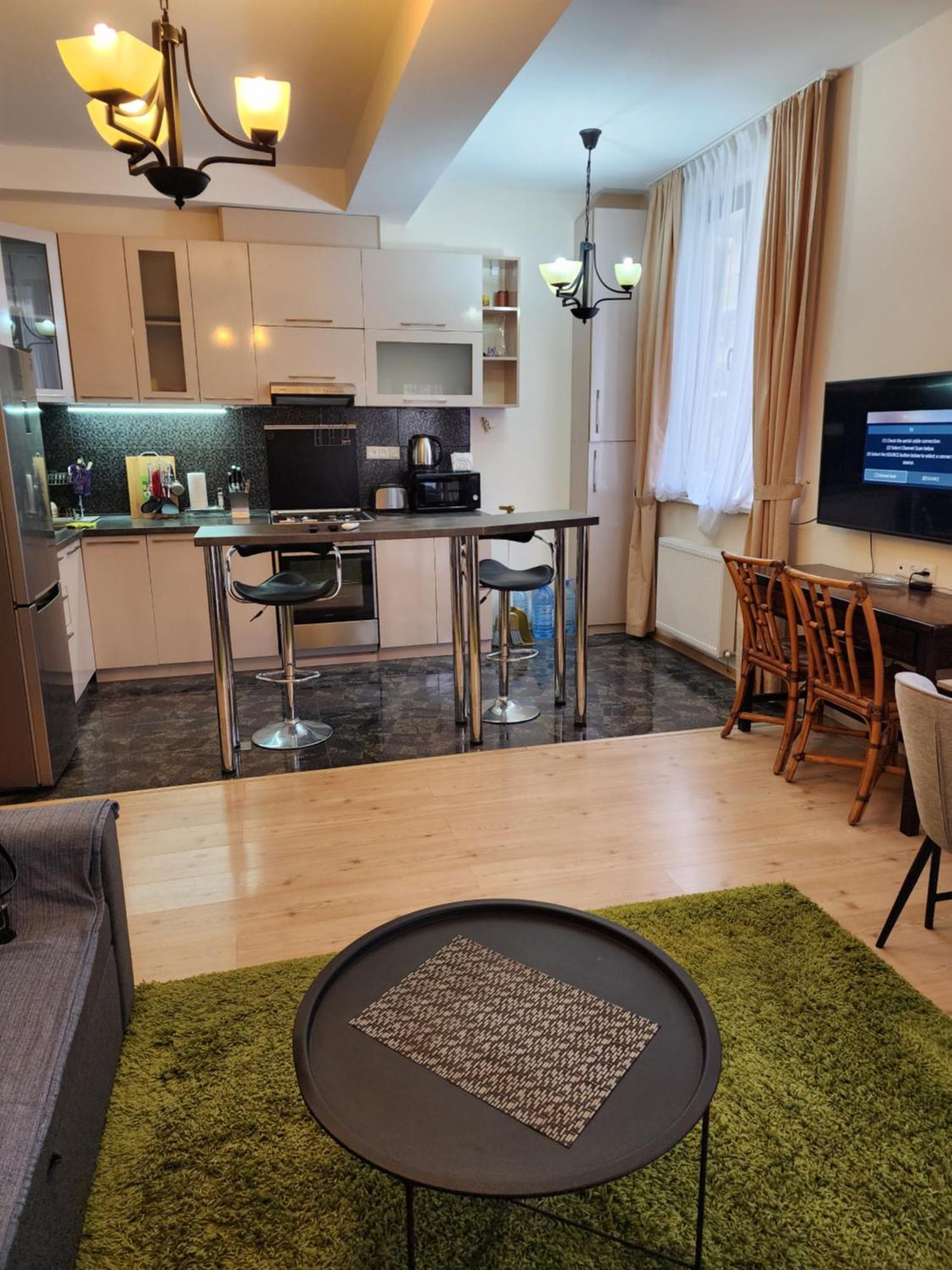 Vake-Saburtalo Hillside Apartment Tbilisi Bagian luar foto
