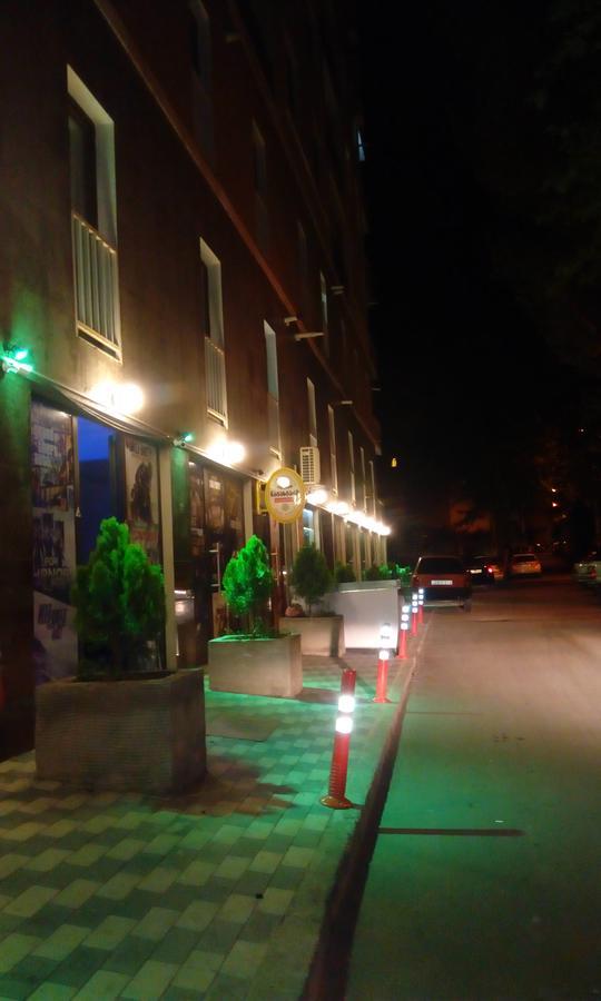 Vake-Saburtalo Hillside Apartment Tbilisi Bagian luar foto